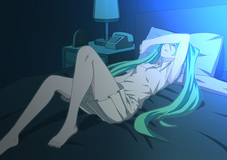 Обои на рабочий стол Vocaloid Miku Hatsune / Вокалоид Мику Хатсуне лежит на кровати