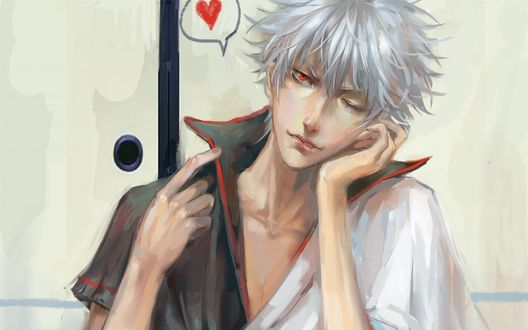 Обои на рабочий стол Sakata Gintoki / Саката Гинтоки из аниме Гинтама / Gintama, подмигивающий парень с белыми волосами сидит, опустив голову на руку, другой рукой держась за воротник рубашки, на сером фоне