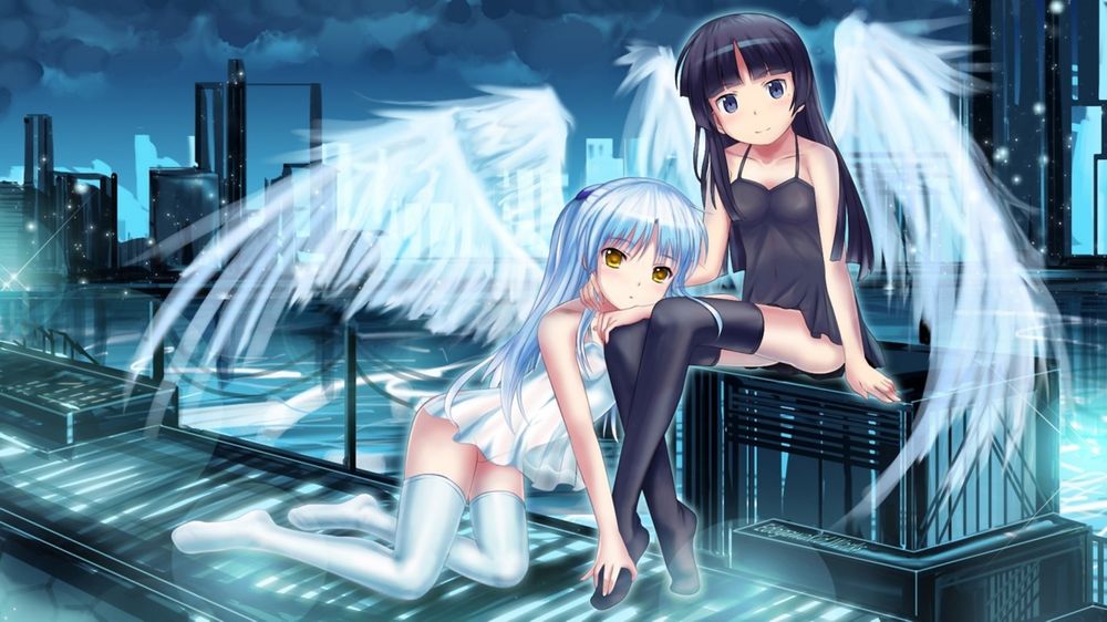 Обои для рабочего стола Тачибана Канаде и Шина / Tachibana Kanade and Shiina из аниме Ритмы Ангела! / Ангельские ритмы / Angel Beats, сидящие на решетках на крыше многоэтажного городского дома на фоне пасмурного вечернего неба