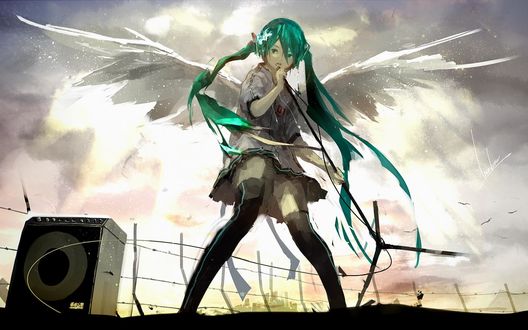 Обои на рабочий стол Vocaloid Hatsune Miku / Вокалоид Хатсуне Мику с крыльями за спиной поет, держа в руках микрофон, рядом стоит усилитель