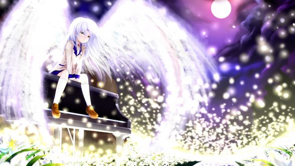 Обои на рабочий стол Kanade Tachibana в школьной форме с крыльями сидит на пианино из аниме Angel Beats! / Ангельские ритмы