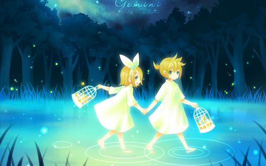 Обои на рабочий стол Вокалоиды Рин и Лен Кагамине / Vocaloid Rin & Len Kagamine с клетками в руках идут, держась за руке по воде на фоне ночного леса