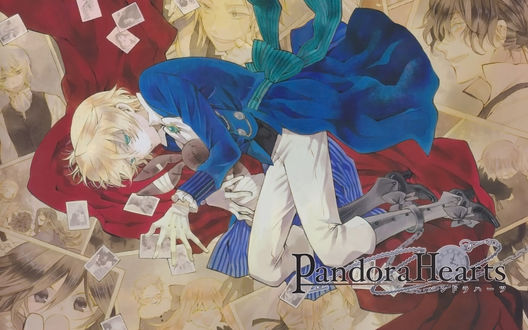Обои на рабочий стол Оз Безариус / Oz Bezarius из аниме Сердца Пандоры / Pandora Hearts лежит, обняв перебинтованного плюшевого кролика, среди фотографий