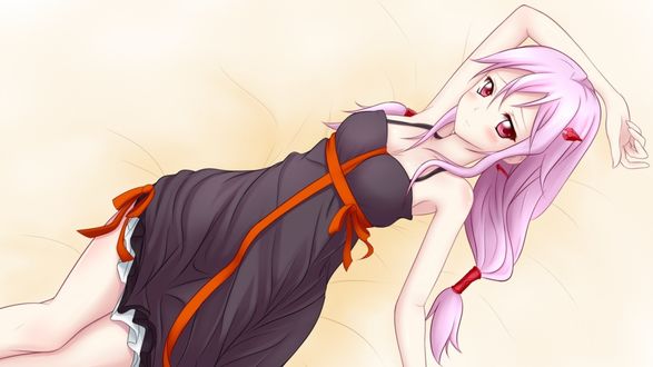 Обои на рабочий стол Инори Юдзуриха / Yuzuriha Inori из аниме Корона Греха / Guilty Crown лежит, смущено смотря в сторону