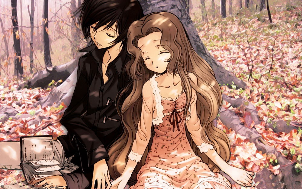 Обои для рабочего стола Лелуш / Lelouch и Нанналли / Nunnally из аниме Код Гиас / Code Geass спят, прижавшись друг к другу, сидя на осенних листьях и прислонясь к дереву, с книгой на коленях