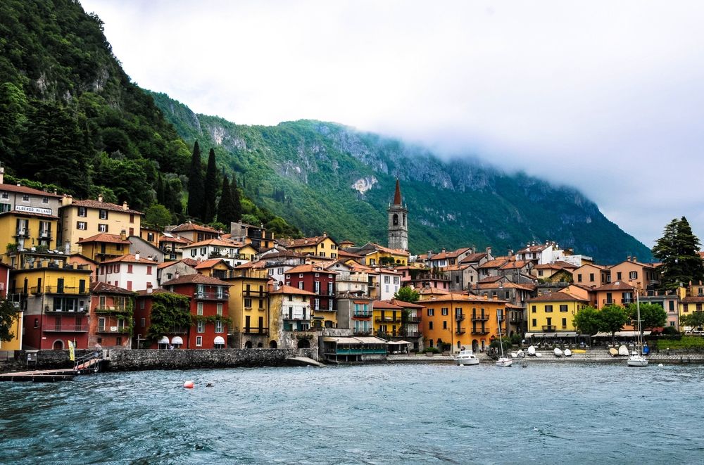 Обои для рабочего стола Варенна, Италия, озеро Комо / Varenna, Italy, Lake Como