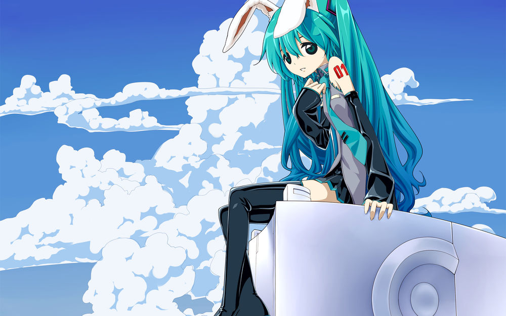 Обои для рабочего стола Vocaloid Hatsune Miku / Вокалоид Хатсуне Мику с кроличьими ушками на голове сидит на огромном динамике на фоне неба