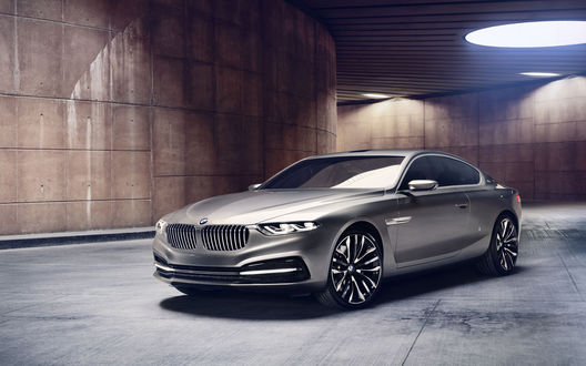Обои на рабочий стол Автомобиль БМВ / BMW Pininfarina Gran Lusso, стоящий у дороги, ведущей в ангар