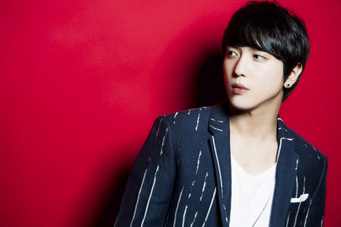 Обои на рабочий стол Jung Yong Hwa / Чон Ён Хва южнокорейский актер и певец