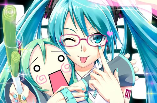 Обои на рабочий стол Vocaloid Hatsune Miku / Вокалоид Хатсуне Мику в очках с куклой, в виде себя, подмигивает, высунув язык