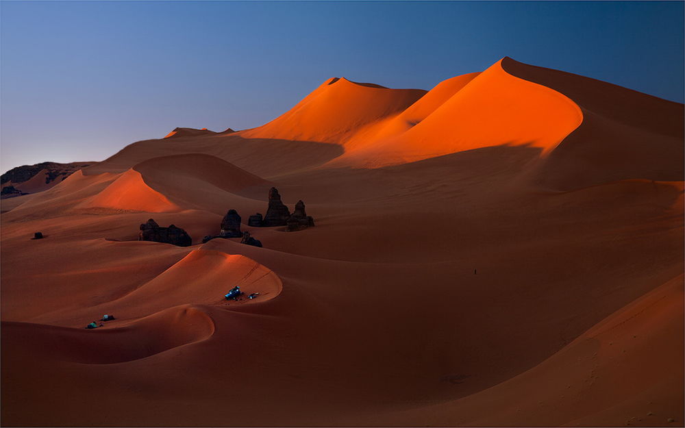 Обои для рабочего стола Крупнейшая на земле пустыня Сахара / Sahara, расположенная в Северной Африке / North Africa, фотография Yury Pustovoy