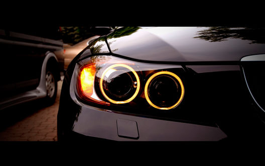 Обои на рабочий стол Фары BMW 335i/