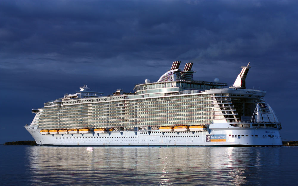 Обои для рабочего стола Круизный корабль Oasis Of The Seas / Оазис морей в открытом море