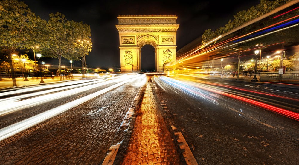Обои для рабочего стола Дорога, ведущая к Триумфальной арке / arc de triomphe, Париж, Франция