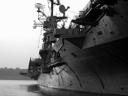 Обои на рабочий стол Боевой корабль- крейсер