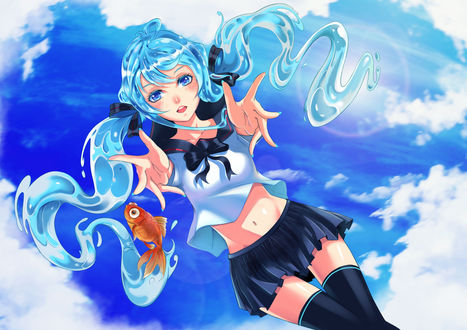 Обои на рабочий стол Vocaloid Hatsune Miku / Вокалоид Хатсуне Мику с волосами, состоящими из воды, протягивает руки на фоне неба, рядом плавает золотая рыбка