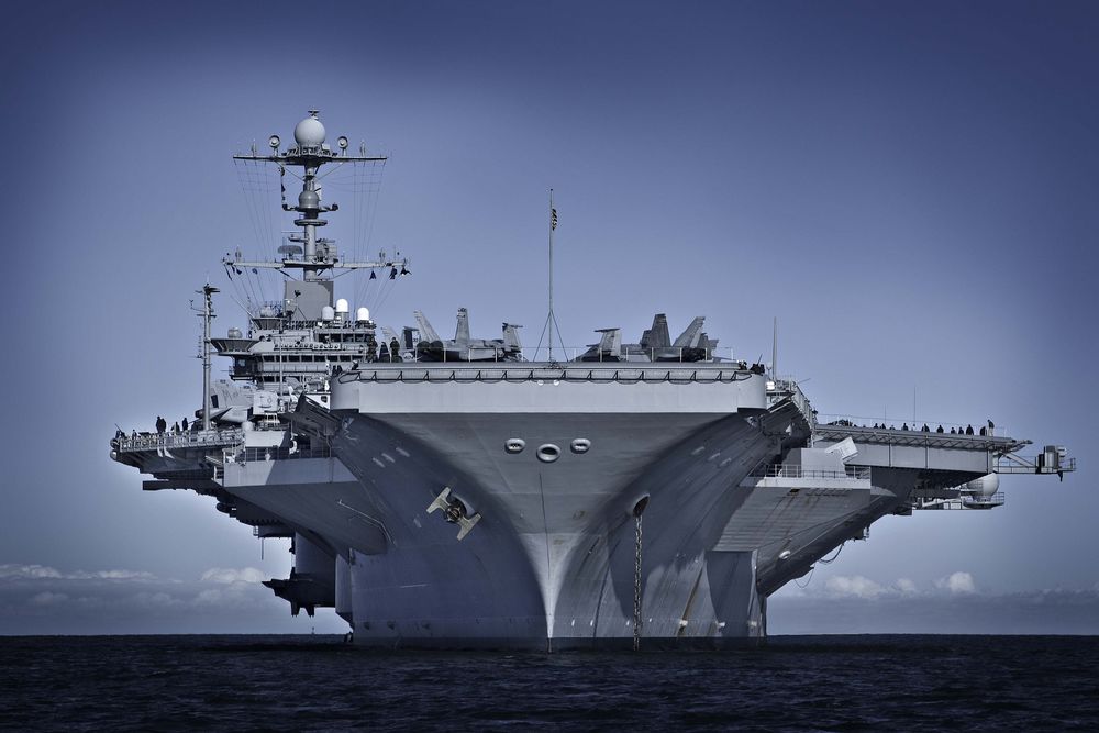 Обои для рабочего стола Авианосец Джордж Вашингтон (CVN-73) / USS George Washington, CVN-73 в открытом море