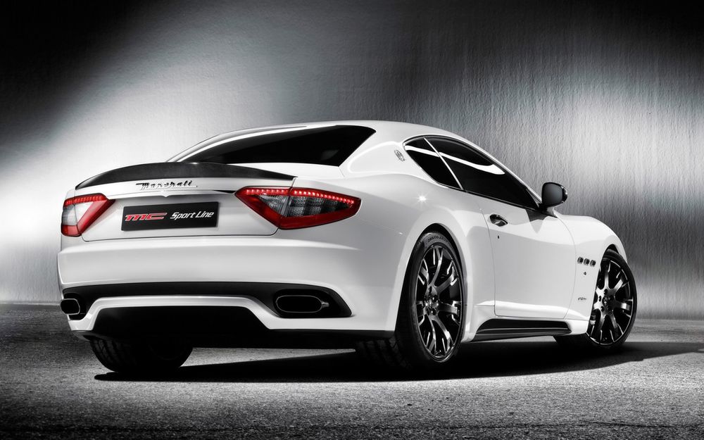 Обои для рабочего стола Белый Maserati GranTurismo MC Stradale / Мазерати ГранТуризмо MC Stradale