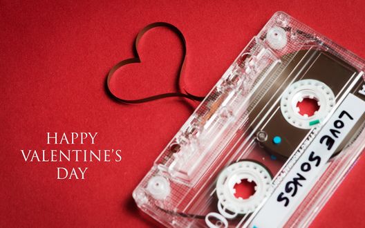 Обои на рабочий стол Кассета с надписью LOVE SONGS на красном фоне (HAPPY VALENTINES DAY)