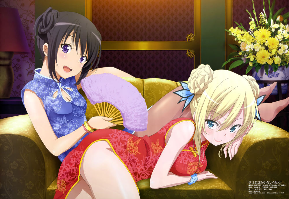 Обои для рабочего стола Yozora Mikazuki / Ёдзора Микадзуки и Sena Kashiwazaki / Сэна Касивадзаки на диване, из аниме Boku wa Tomodachi ga Sukunai / У меня мало друзей