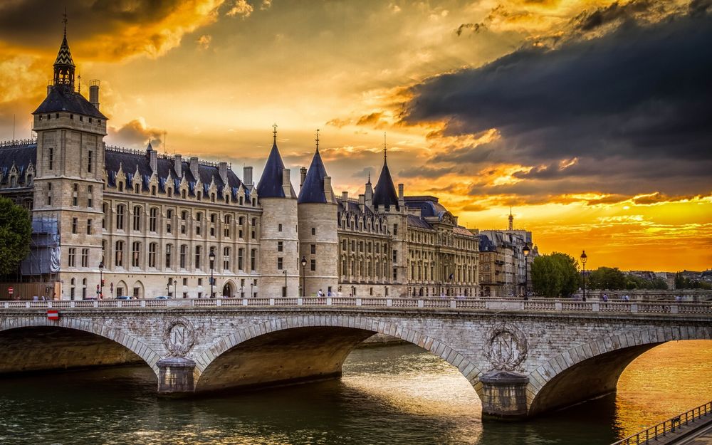 Обои для рабочего стола Консьержери в Париже, Франция / Conciergerie, Paris, France