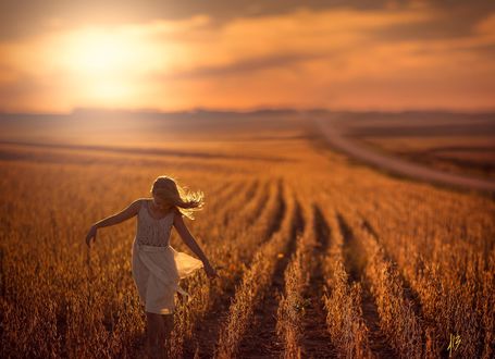 Обои на рабочий стол Девочка в поле, ву Jake Olson Studios