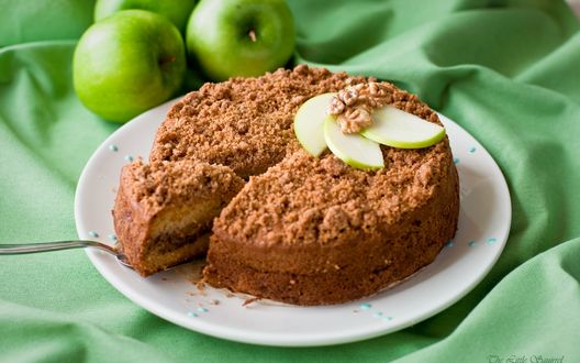 Обои на рабочий стол Пирог с яблоками и орехами