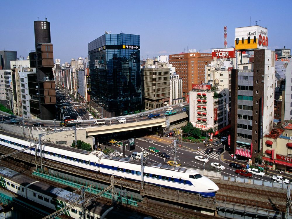 Обои для рабочего стола Скоростной поезд в пригороде Токио / Tokyo, Японии / Japan