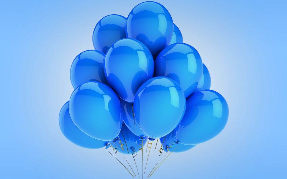 Обои для рабочего стола Синие воздушные шары на голубом фоне