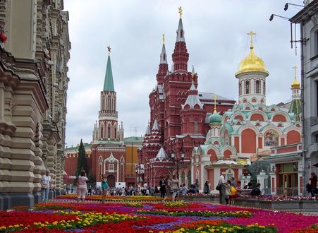 Обои на рабочий стол Цветочная клумба на улицах Москвы, Россия / Moscow, Russia