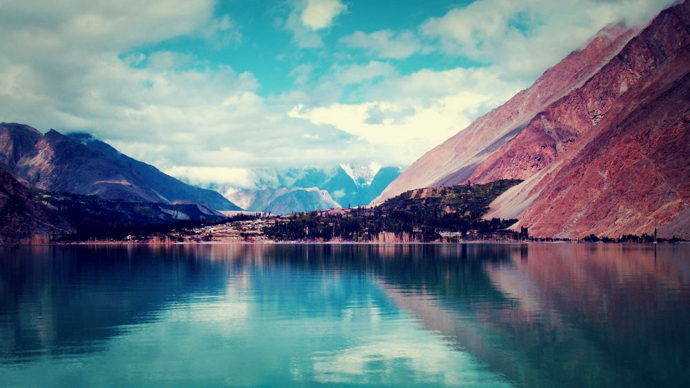 Обои для рабочего стола Attabad Lake в Пакистане / Pakistan