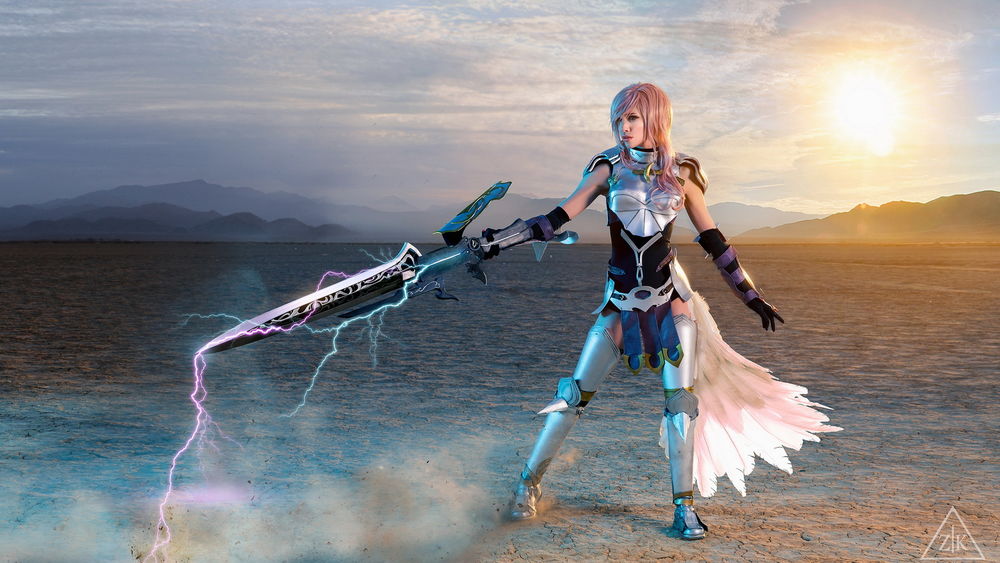 Обои для рабочего стола Косплей на героиню игры Final Fantasy XIII - Лайтнинг / Lightning