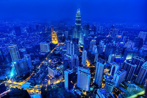 Обои на рабочий стол Ночной город в Малайзии / Malaysia