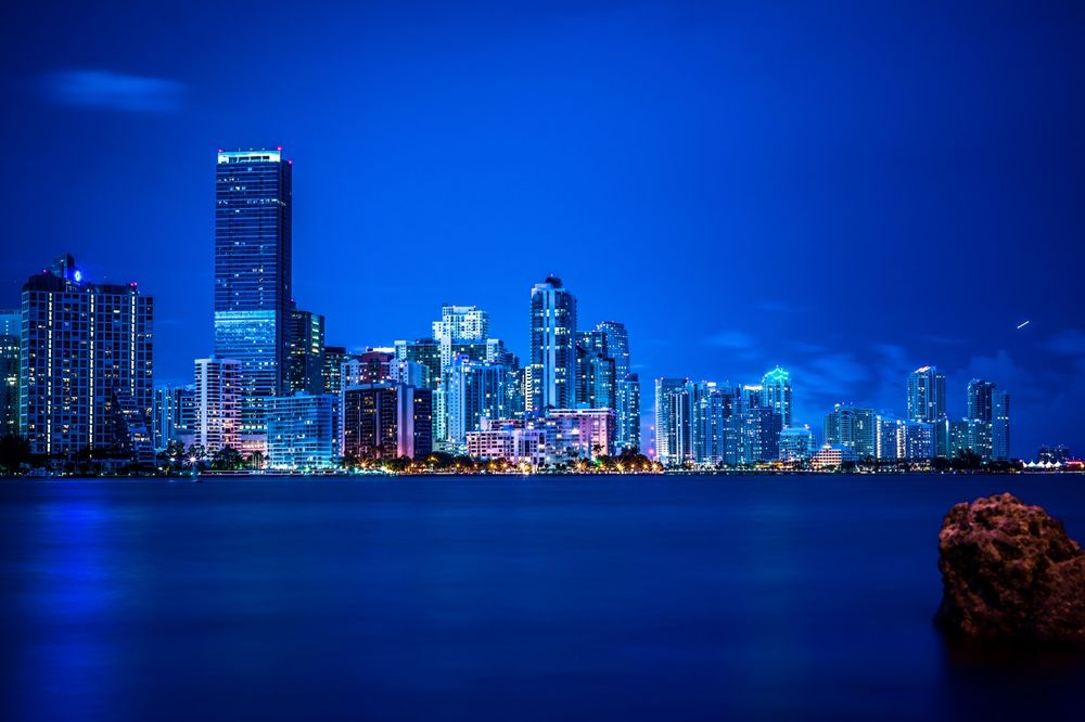 Обои для рабочего стола Ночной город в штате Флорида, США / Florida, USA