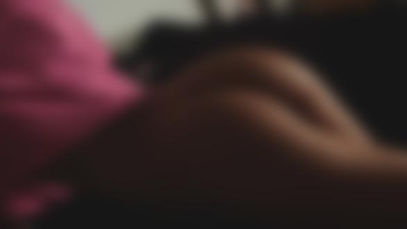 Обои для рабочего стола Девушка в розовом