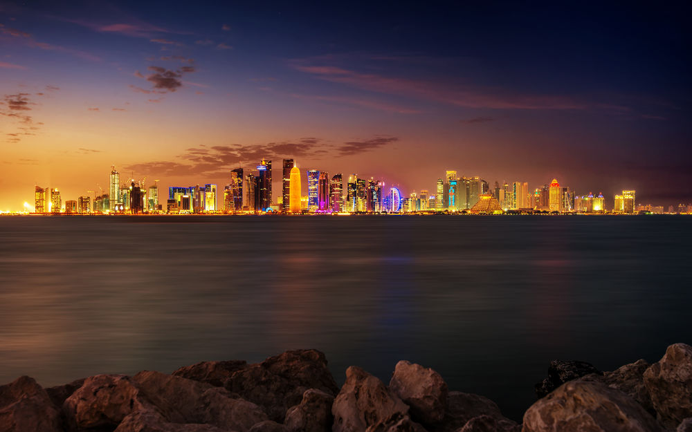 Обои для рабочего стола Огни небоскребов в Дохе, Катар / Doha, Qatar