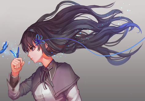 Обои на рабочий стол Хомура Акэми / Homura Akemi с бабочкой на руке из аниме Девочка-волшебница Мадока / Mahou Shoujo Madoka Magika, автор Hoshimawa