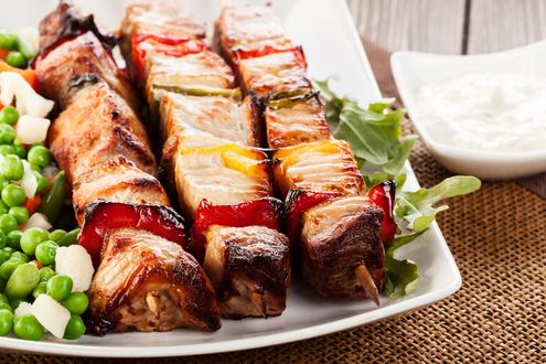 Обои на рабочий стол Шашлыки с овощами