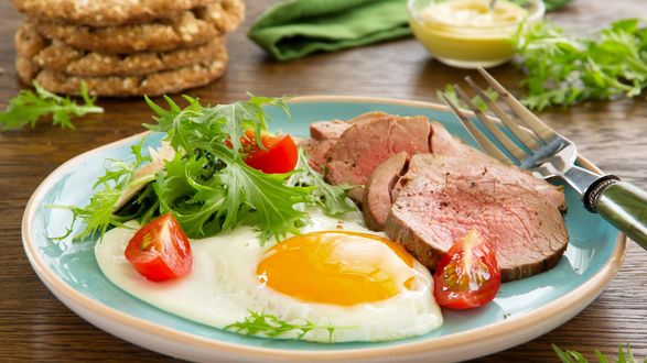 Обои на рабочий стол Яичница с мясом