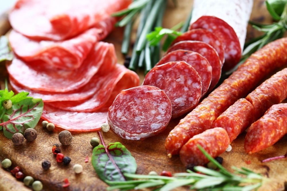 Обои для рабочего стола Мясные деликатесы со специями