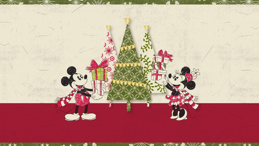 Обои для рабочего стола Микки Маус и Минни Маус / Mickey Mouse and Minnie Mouse протягивают подарки к новогодним елкам