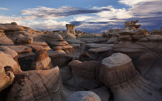 Обои на рабочий стол Скалистая местность Bisti Badlands