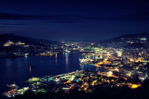 Обои на рабочий стол The Night View of Nagasaki City / ночной вид города Нагасаки