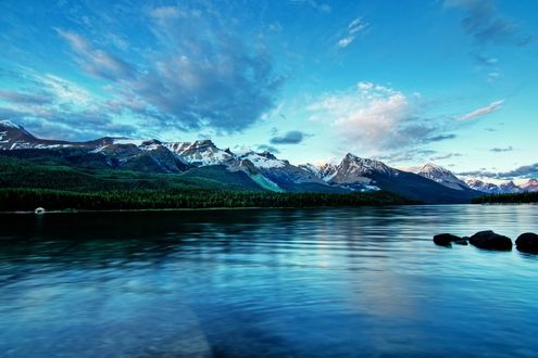 Обои на рабочий стол Maligne Lake / озеро Малайн перед горным массивом, by ShogunMaki