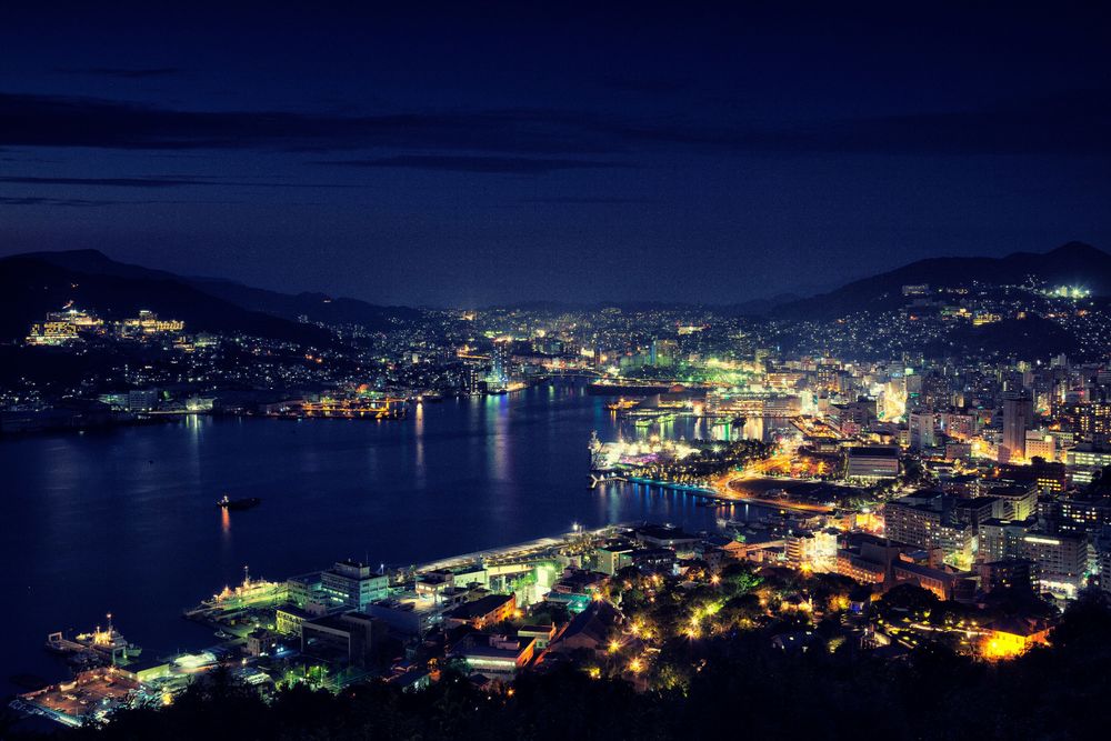 Обои для рабочего стола The Night View of Nagasaki City / ночной вид города Нагасаки
