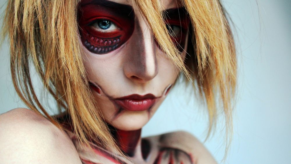 Обои для рабочего стола Cosplay Annie Leonhart / Косплей Энни Леонхарт из аниме Атака Титана / Attack on Titan / Shingeki no Kyojin