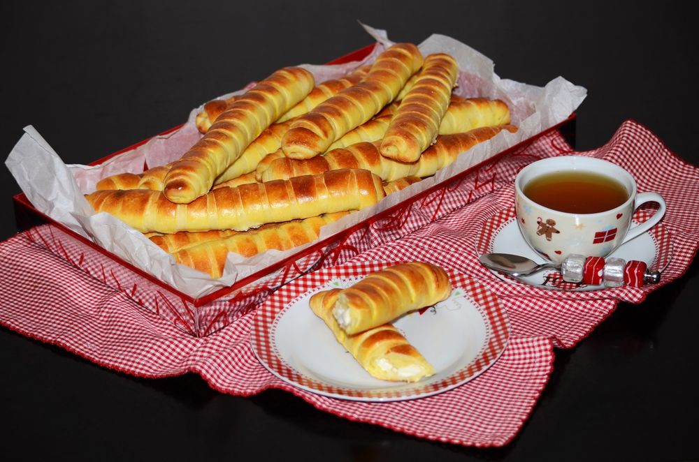 Обои для рабочего стола Слойки с чаем