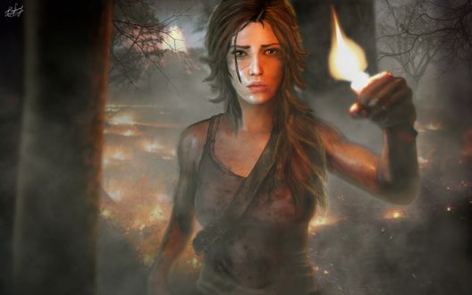 Обои на рабочий стол Лара Крофт / Lara Croft идет через темный с туманом лес и несет перед собой в руке зажженную свечу, из игры Tomb Raider