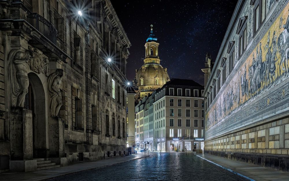 Обои для рабочего стола Улица в ночном Дрездене / Dresden, Germany