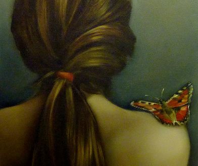 Обои на рабочий стол Девушка с бабочкой на плече, ву Amy Judd